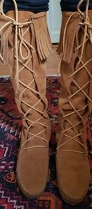Beautiful Minnetonka moccasin lace up boots.